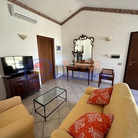 La Mansarda Di Via Galilei Apartment Porto Torres Ngoại thất bức ảnh