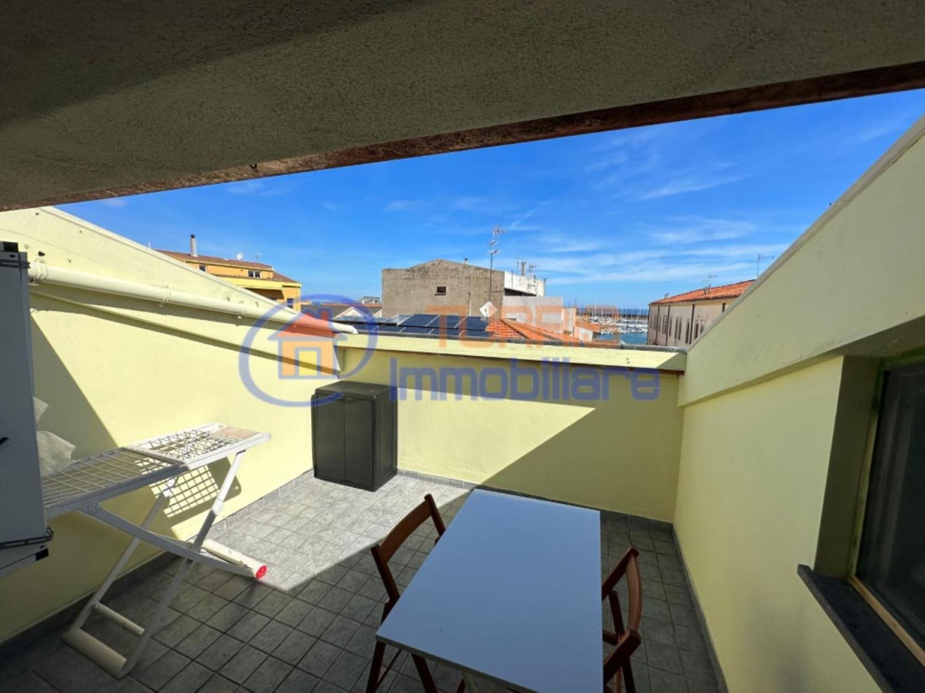 La Mansarda Di Via Galilei Apartment Porto Torres Ngoại thất bức ảnh
